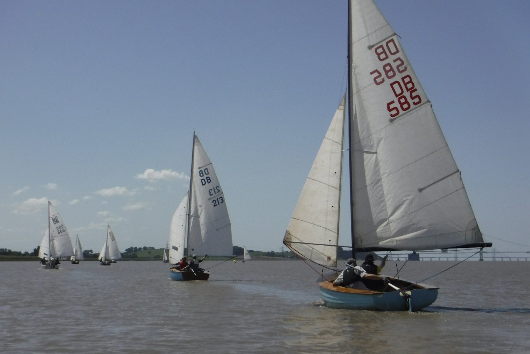 YW Dayboats racing at Thornbury Sailing Club